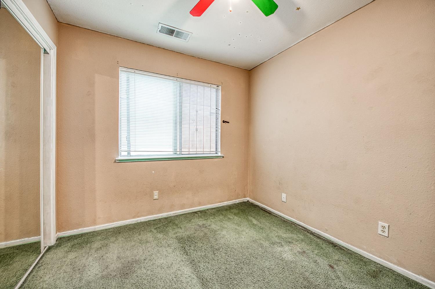 4892 E Grove Ave, Fresno, CA 93725