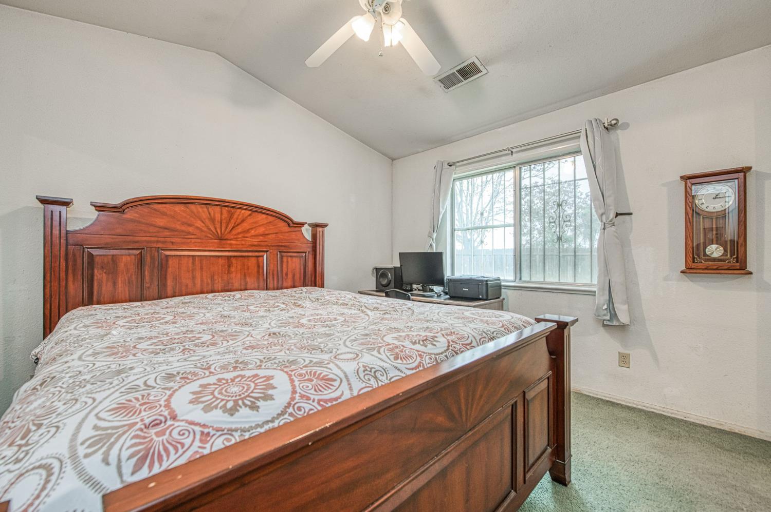 4892 E Grove Ave, Fresno, CA 93725