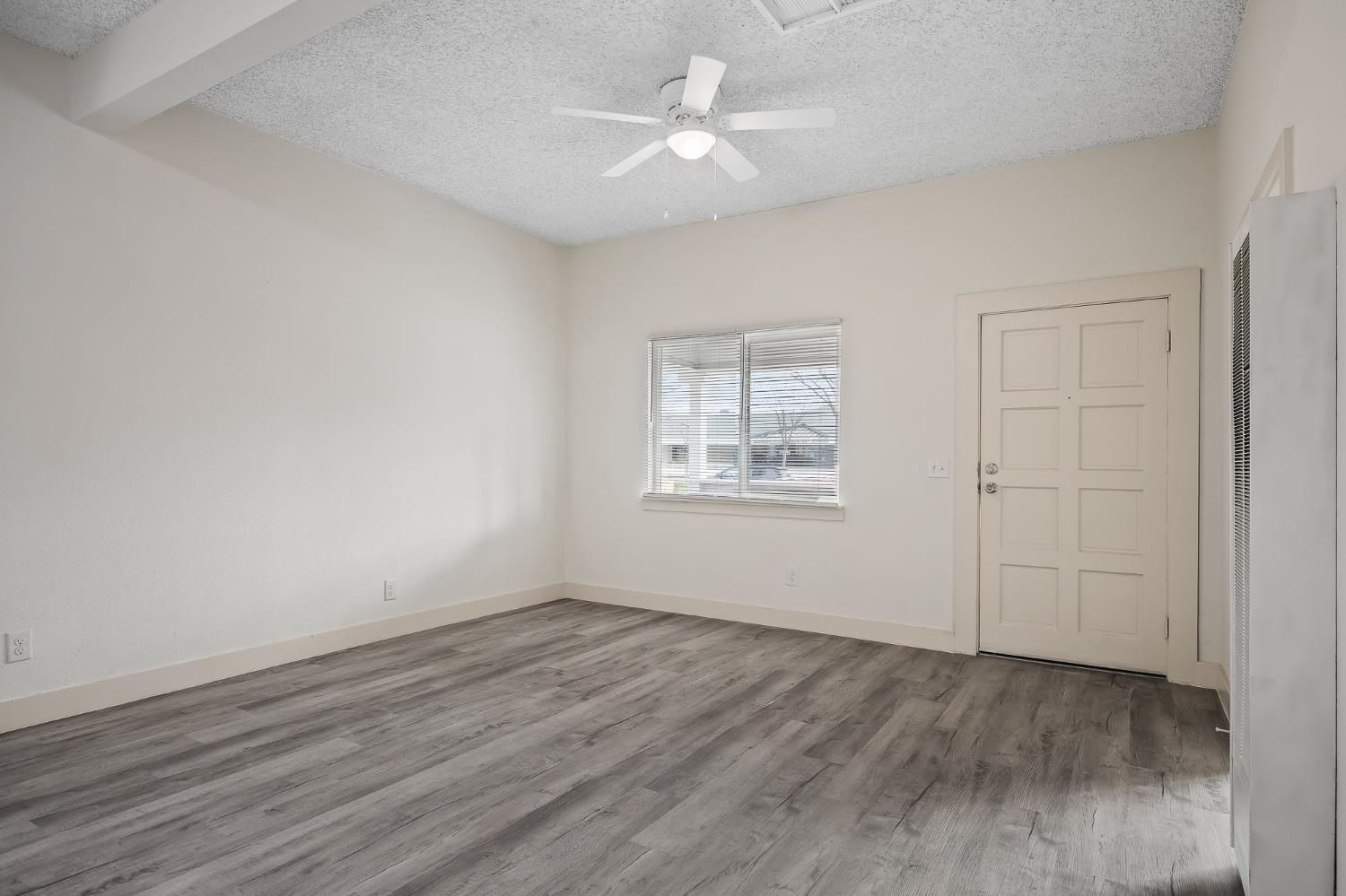 4437 E Thomas Ave, Fresno, CA 93702