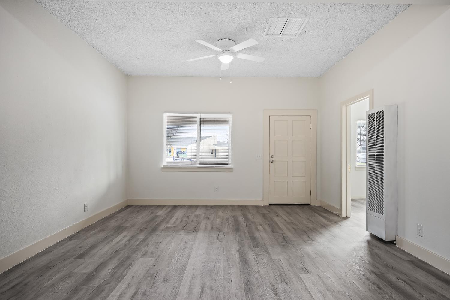 4437 E Thomas Ave, Fresno, CA 93702