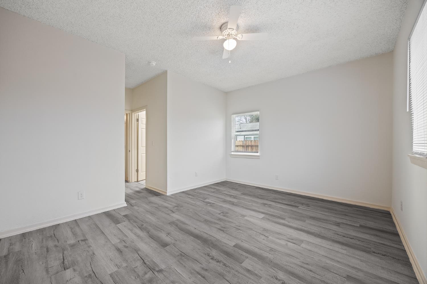 4437 E Thomas Ave, Fresno, CA 93702