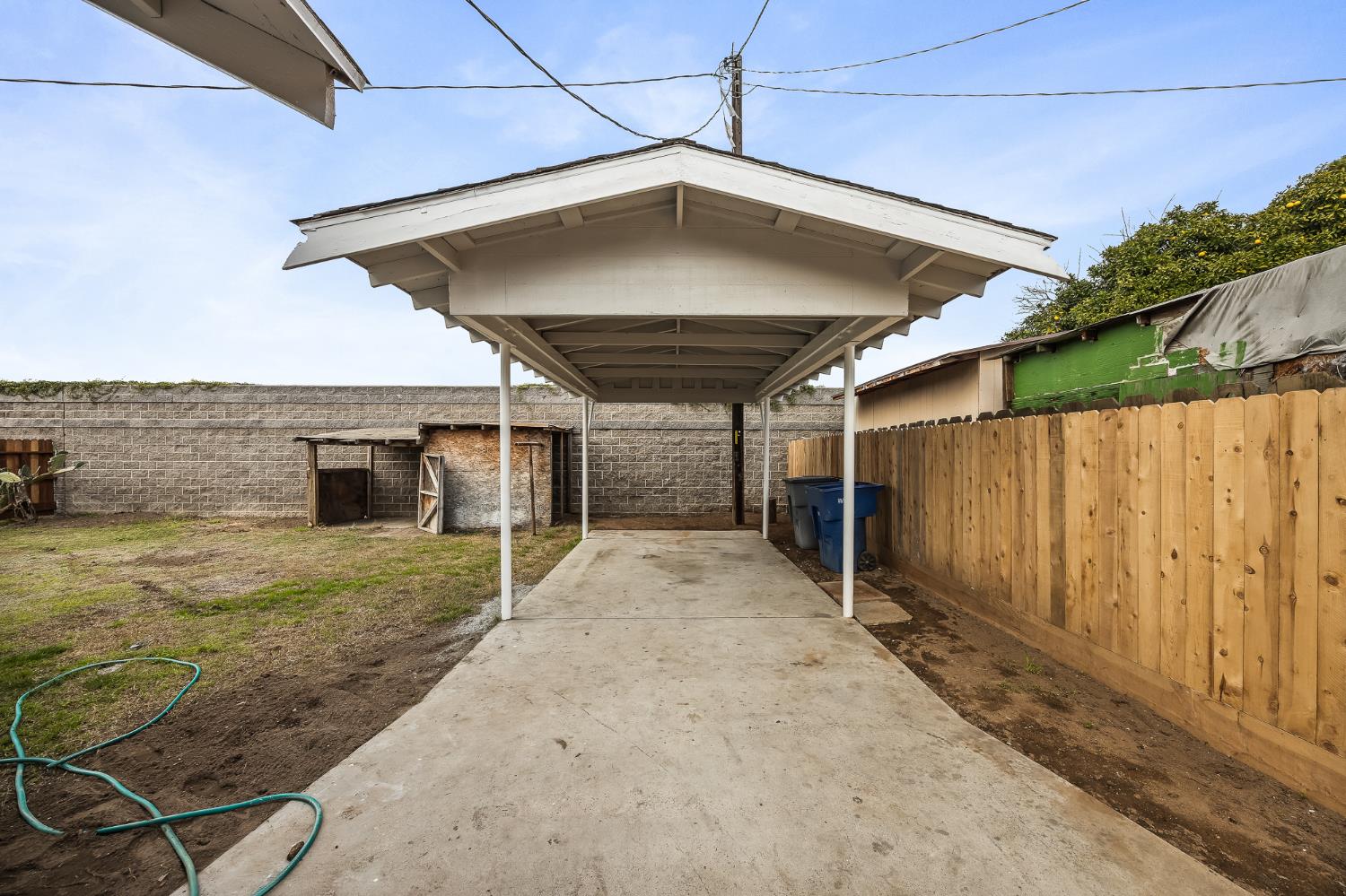 4437 E Thomas Ave, Fresno, CA 93702