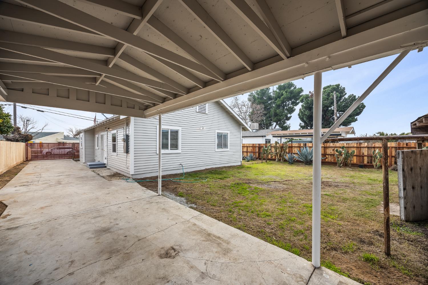 4437 E Thomas Ave, Fresno, CA 93702