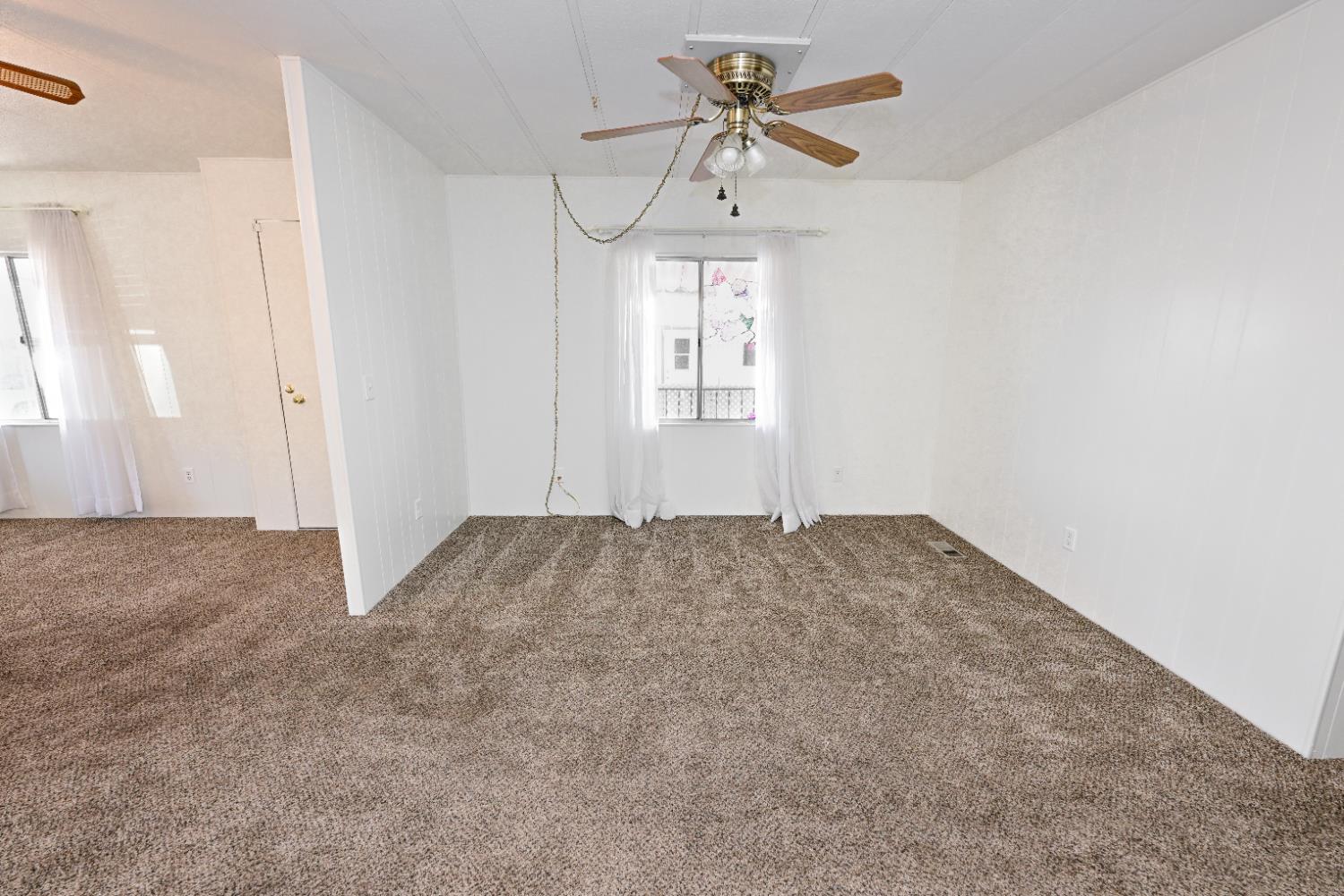 105 W Herndon Ave #18, Pinedale, CA 93650