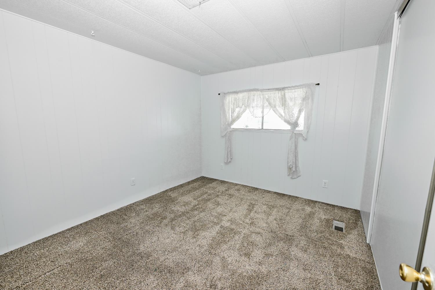 105 W Herndon Ave #18, Pinedale, CA 93650