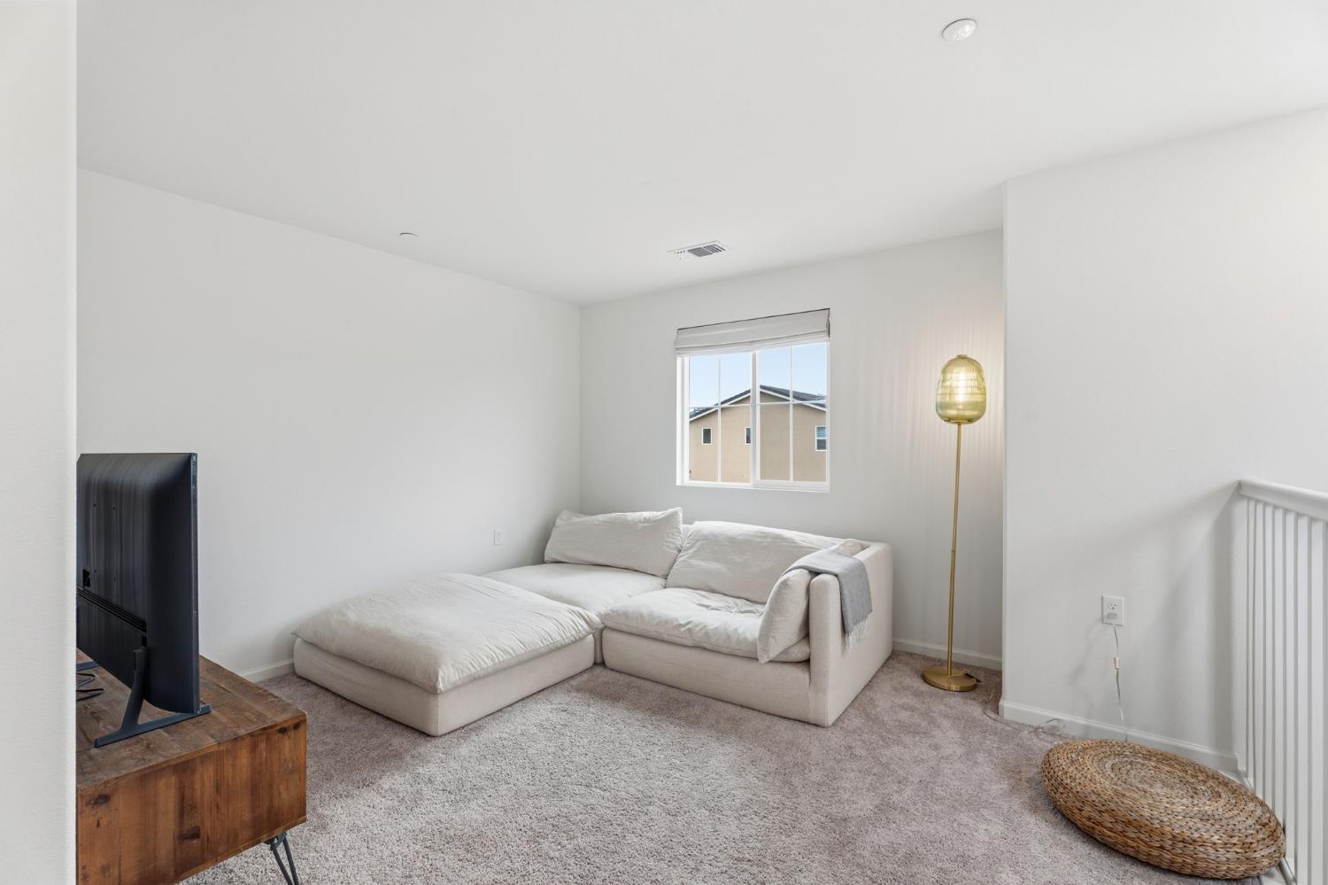 6672 E Washington Ave, Fresno, CA 93727