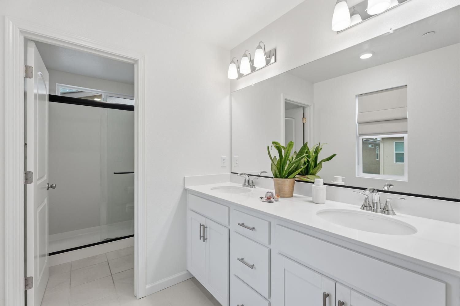 6672 E Washington Ave, Fresno, CA 93727