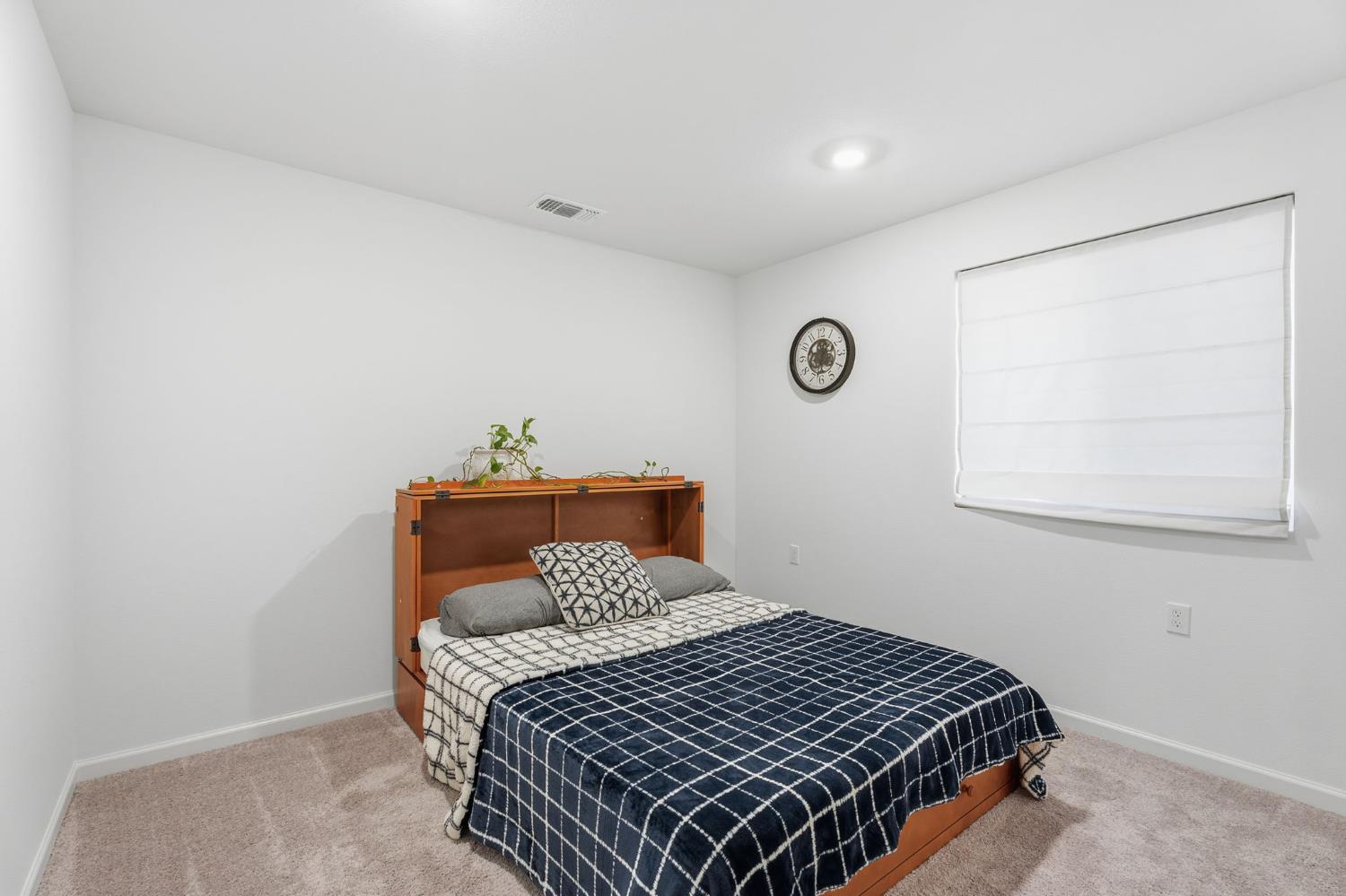 6672 E Washington Ave, Fresno, CA 93727