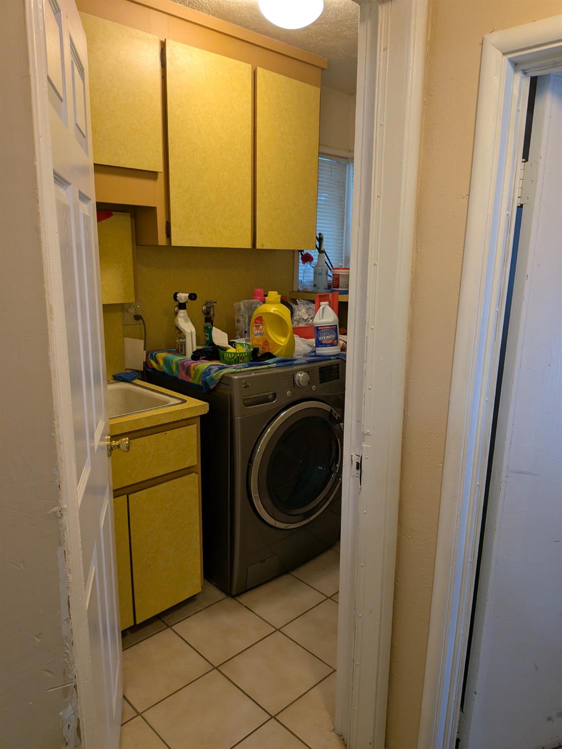 5209 N Angus Ave, Fresno, CA 93710