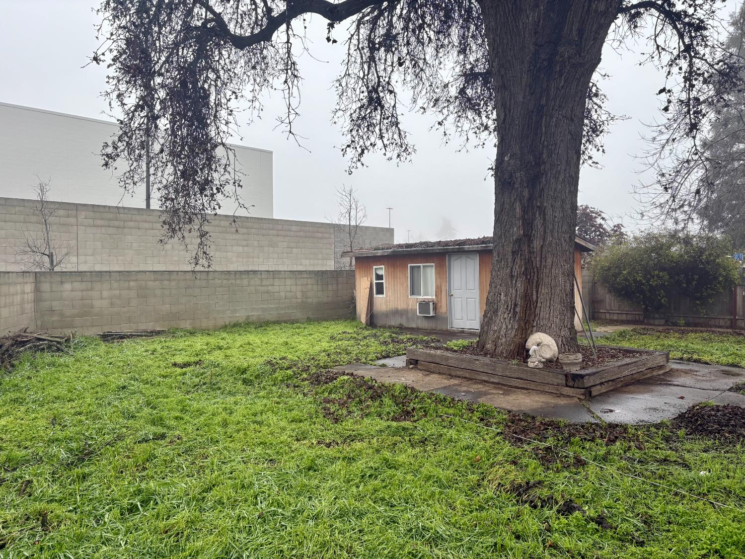 1900 E College Ave, Visalia, CA 93292
