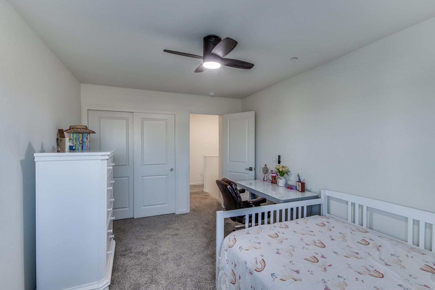 2037 N Rogers Ln, Clovis, CA 93619