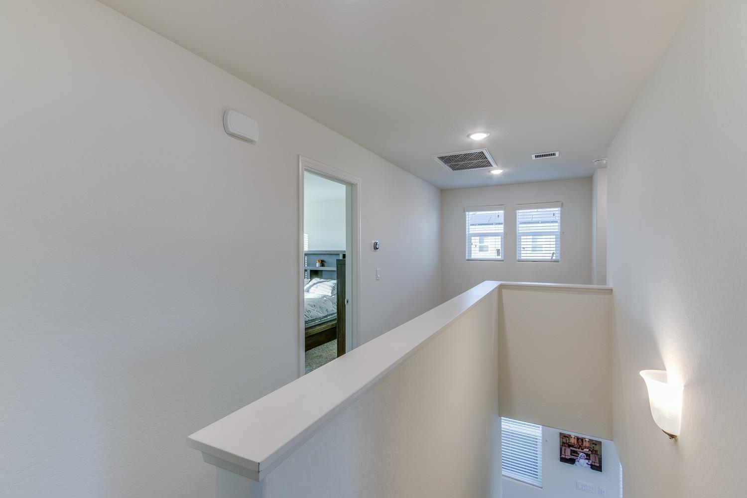 2037 N Rogers Ln, Clovis, CA 93619