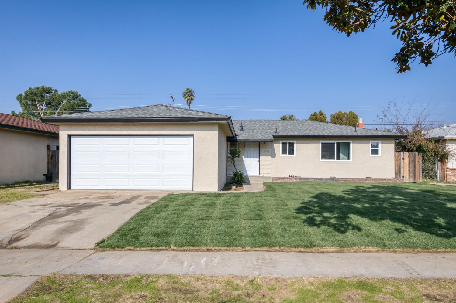 4031 E Pontiac Way, Fresno, CA 93726