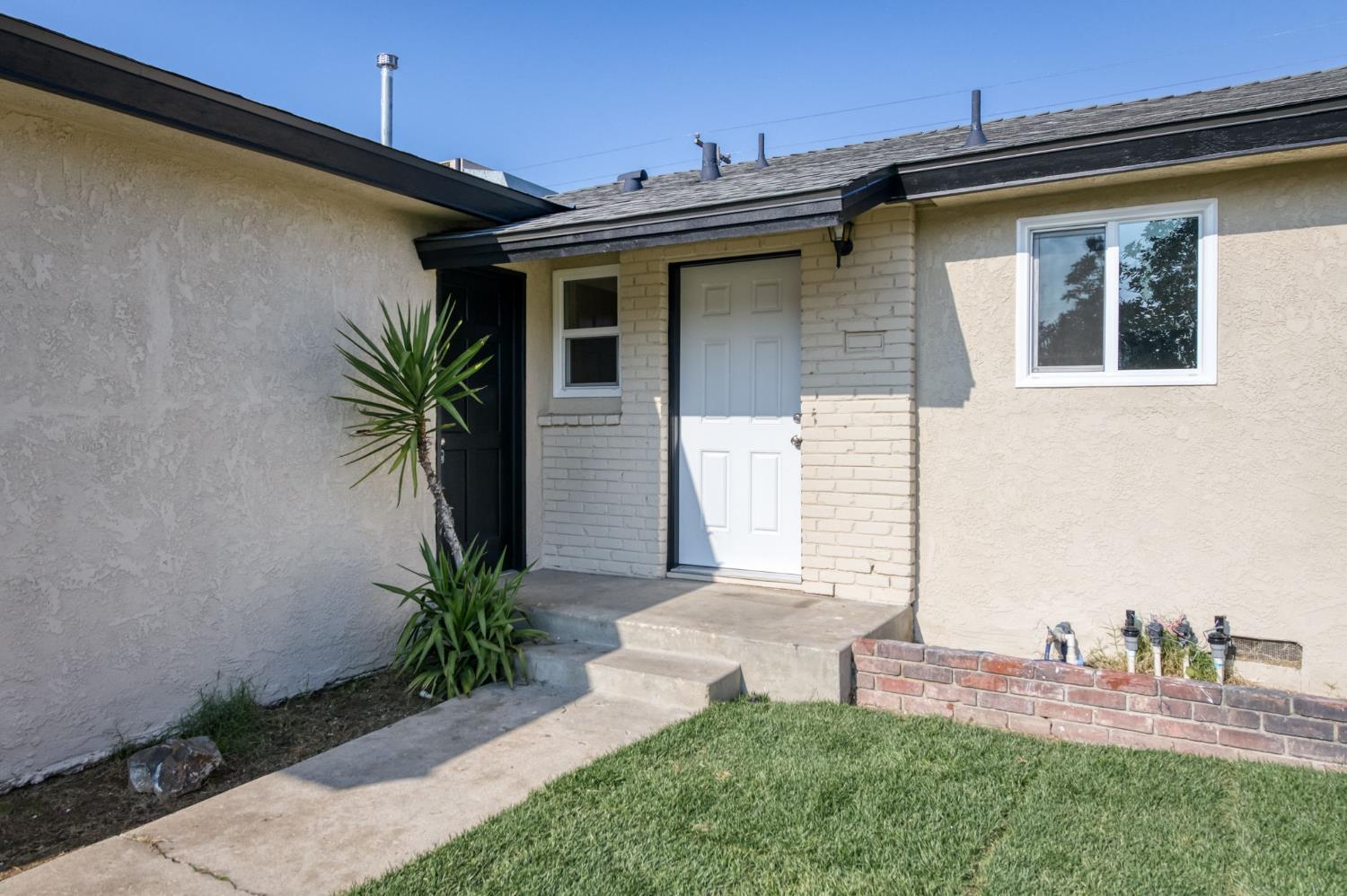 4031 E Pontiac Way, Fresno, CA 93726