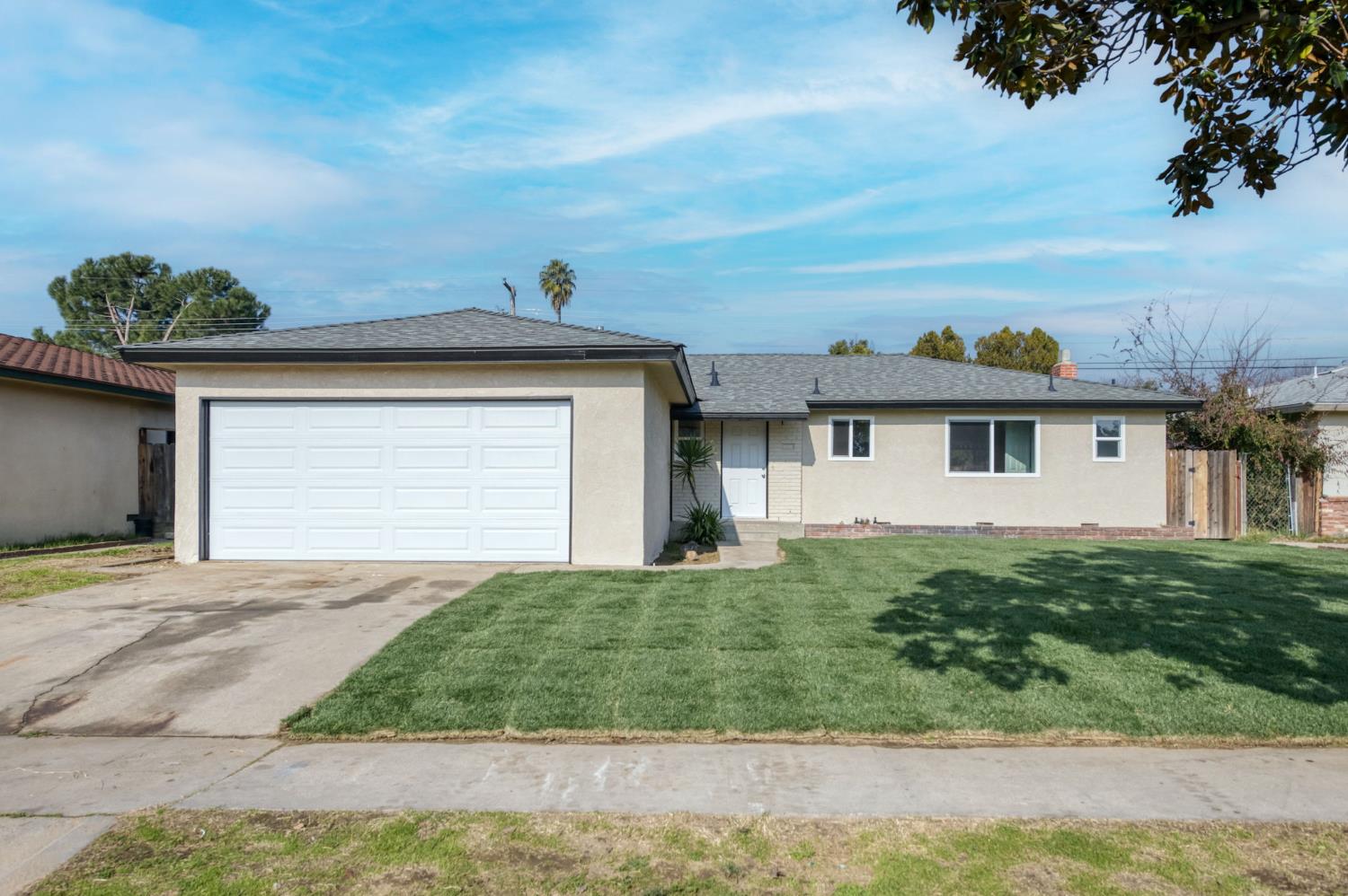 4031 E Pontiac Way, Fresno, CA 93726