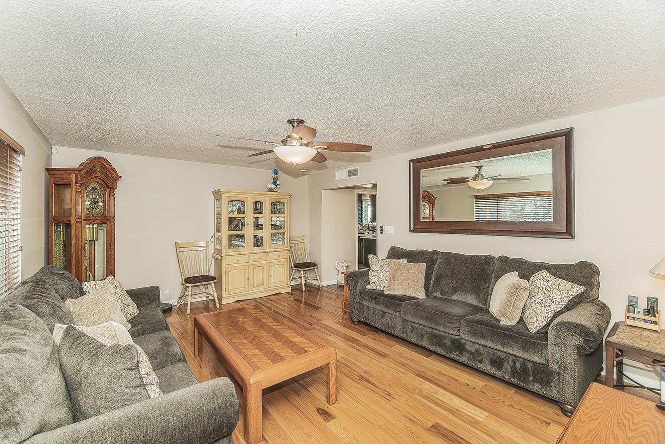 5499 N Bond St, Fresno, CA 93710