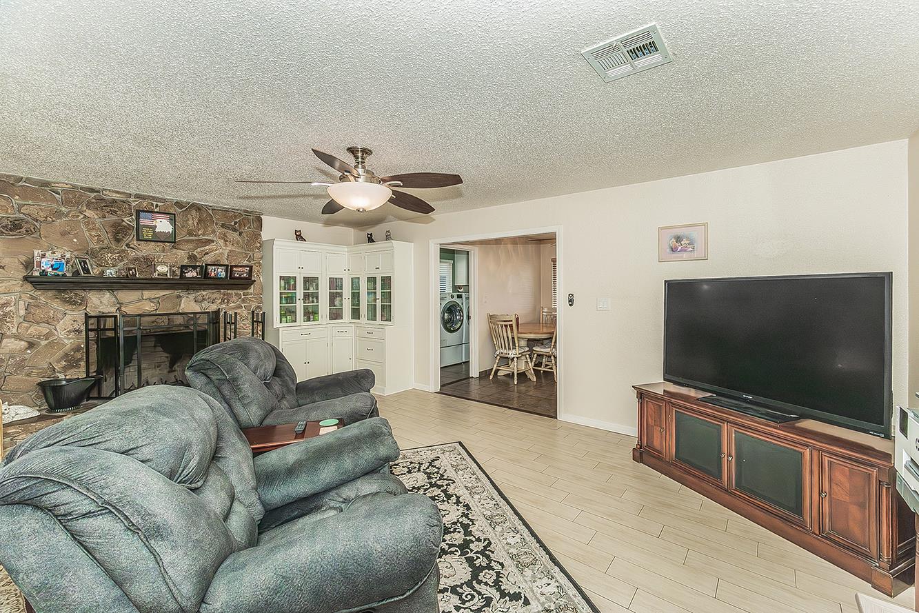 5499 N Bond St, Fresno, CA 93710