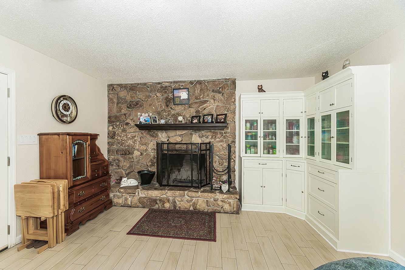 5499 N Bond St, Fresno, CA 93710