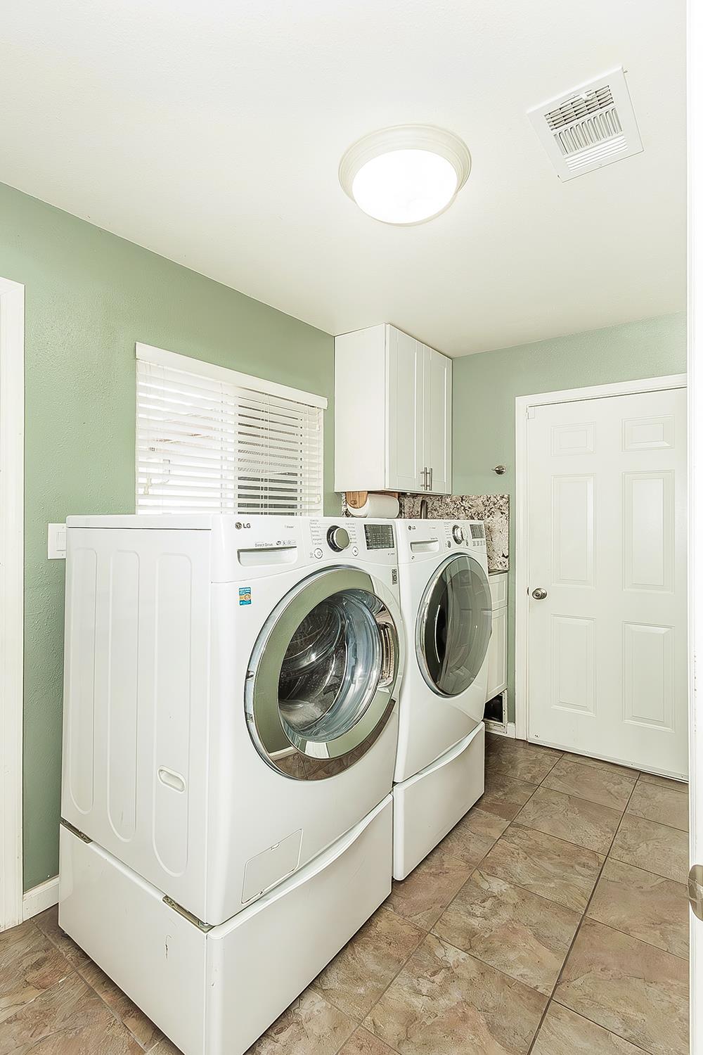 5499 N Bond St, Fresno, CA 93710