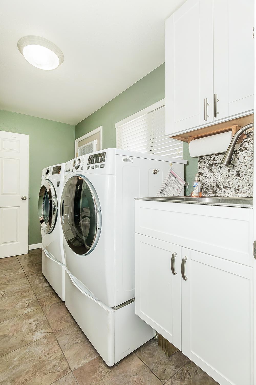 5499 N Bond St, Fresno, CA 93710