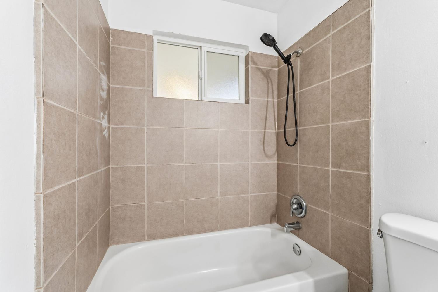 4665 W Ashcroft Ave, Fresno, CA 93722