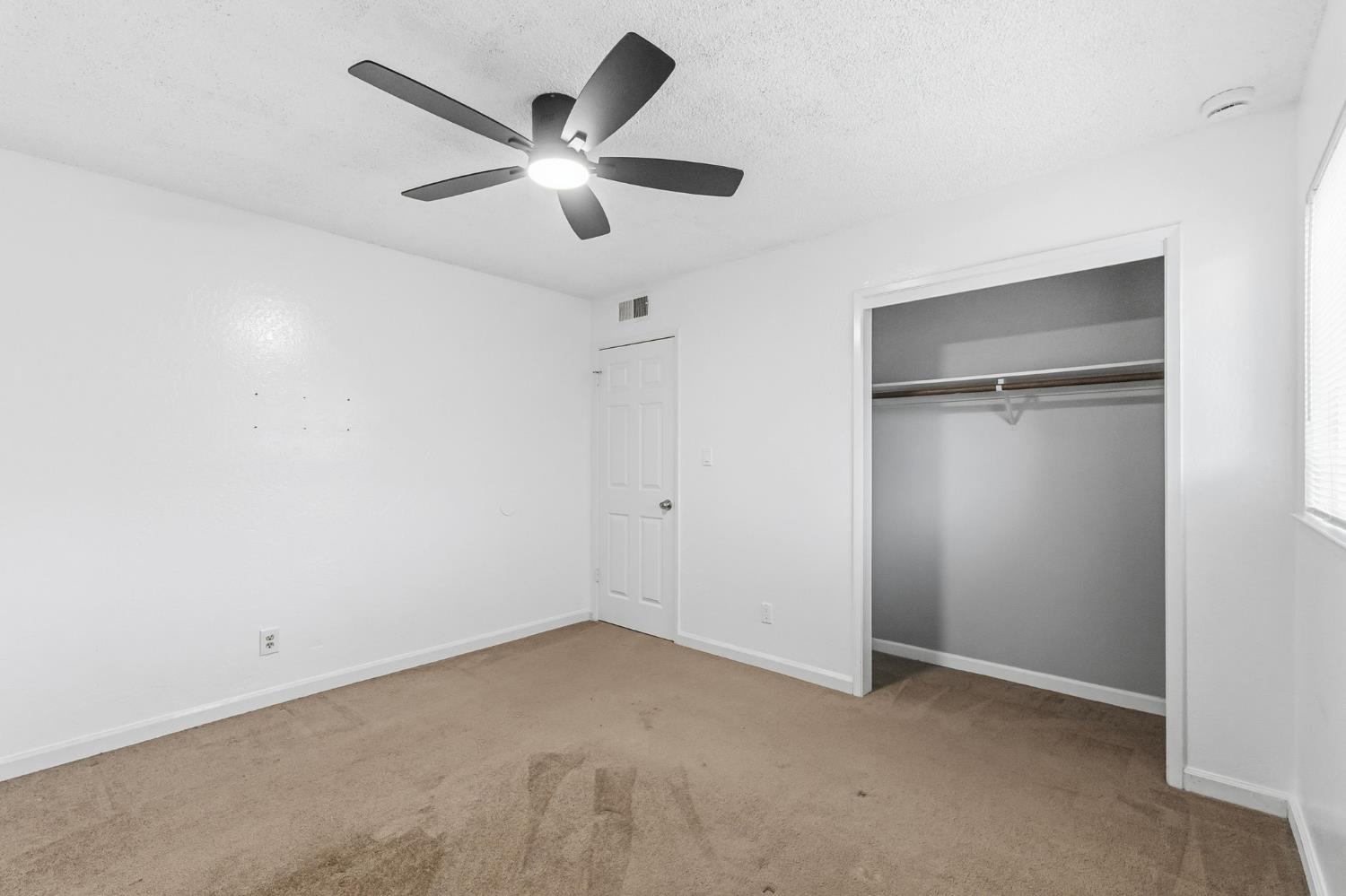 4665 W Ashcroft Ave, Fresno, CA 93722