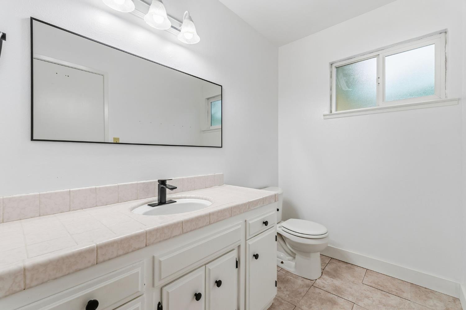 4665 W Ashcroft Ave, Fresno, CA 93722