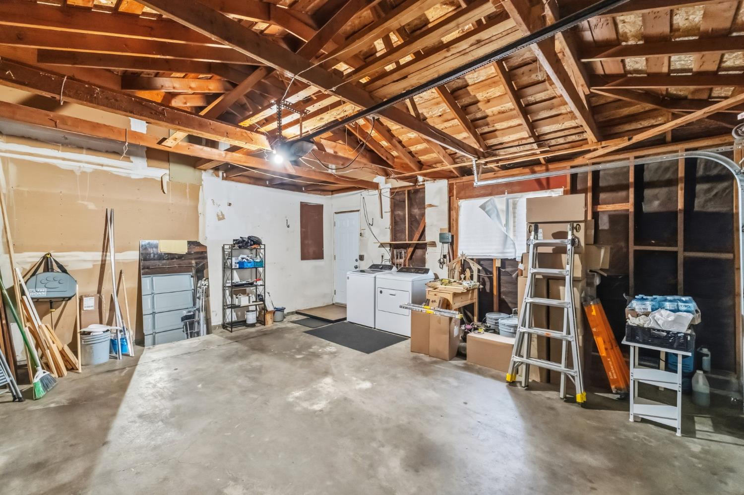 4665 W Ashcroft Ave, Fresno, CA 93722