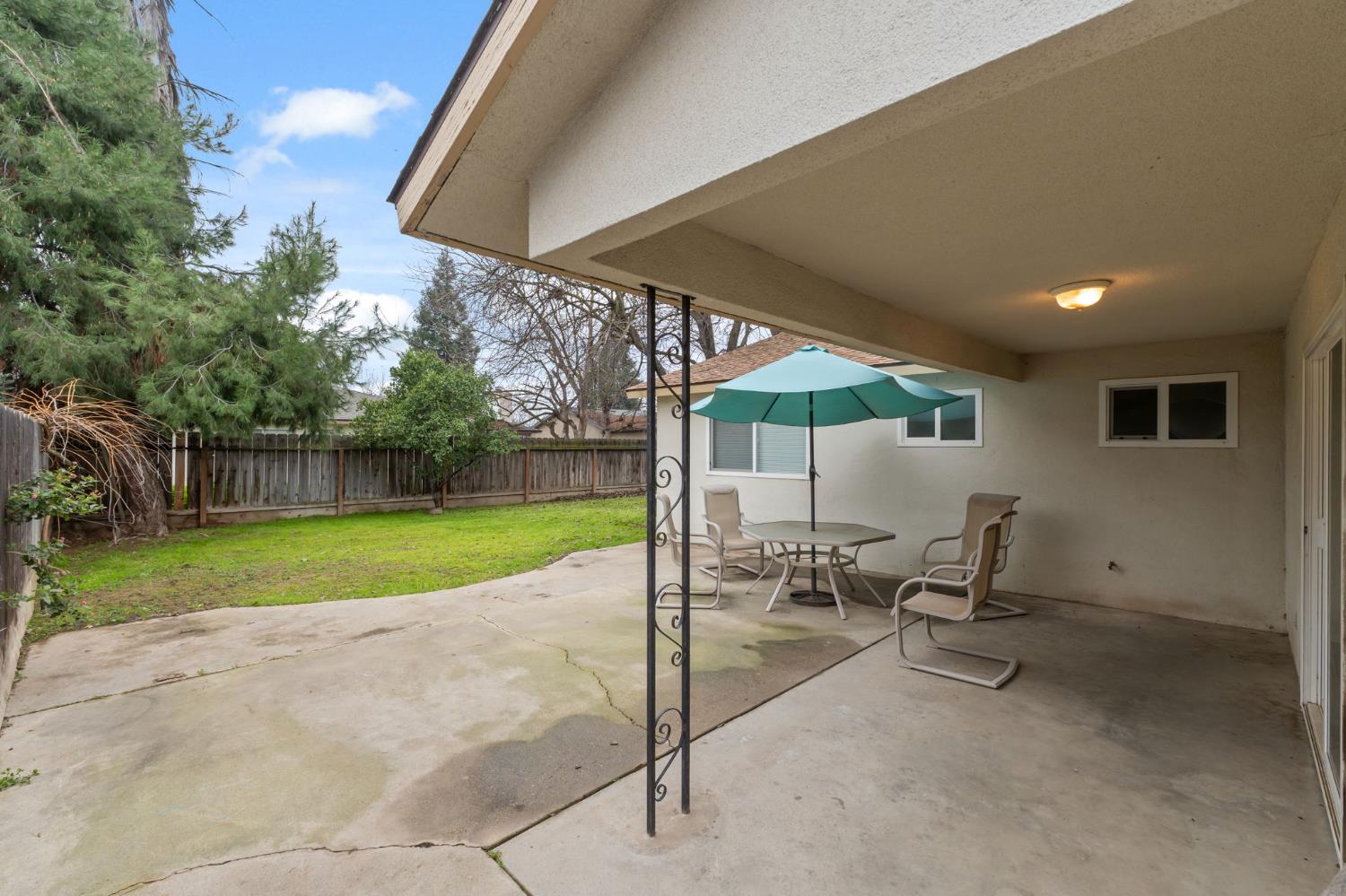 4665 W Ashcroft Ave, Fresno, CA 93722