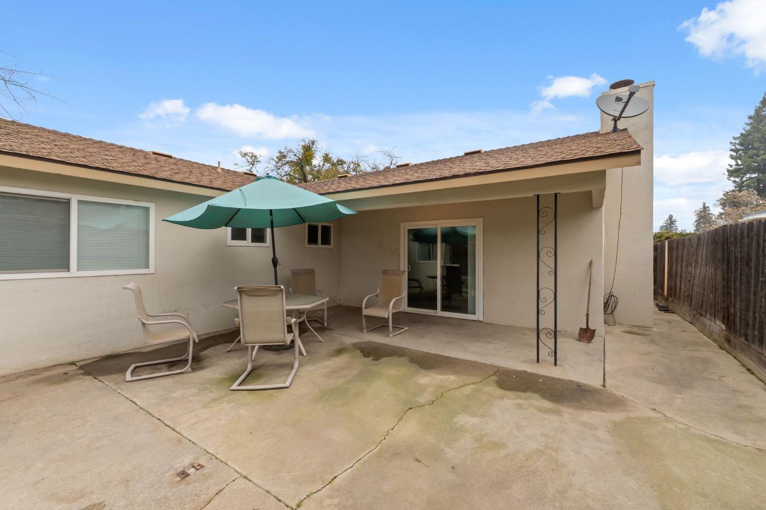 4665 W Ashcroft Ave, Fresno, CA 93722