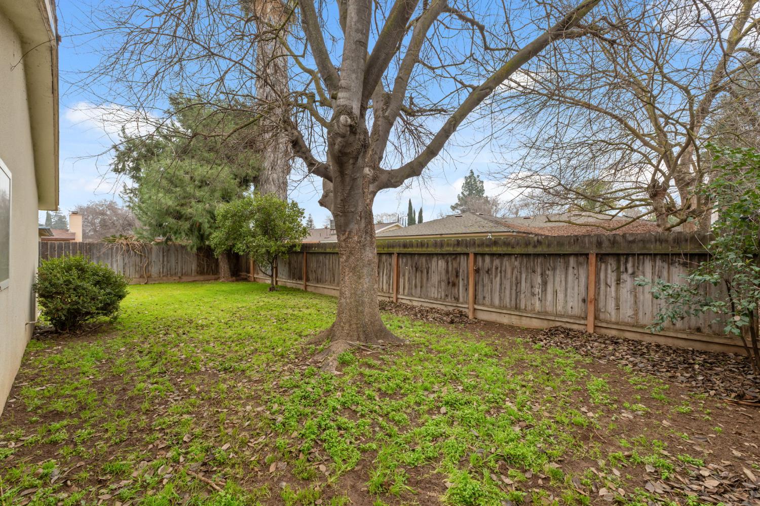 4665 W Ashcroft Ave, Fresno, CA 93722