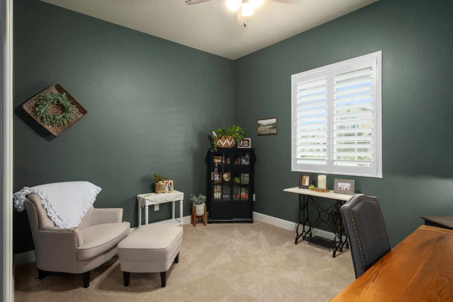 2047 Menlo Ave, Clovis, CA 93611