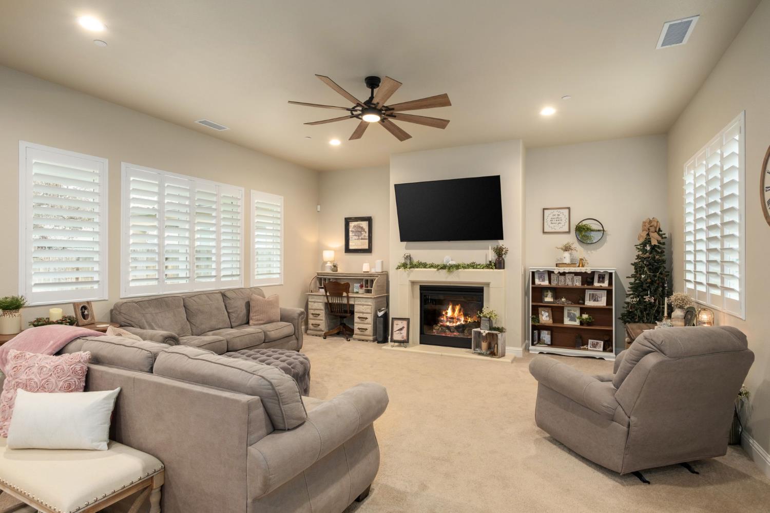 2047 Menlo Ave, Clovis, CA 93611