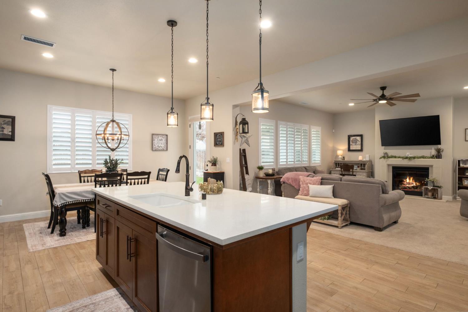 2047 Menlo Ave, Clovis, CA 93611