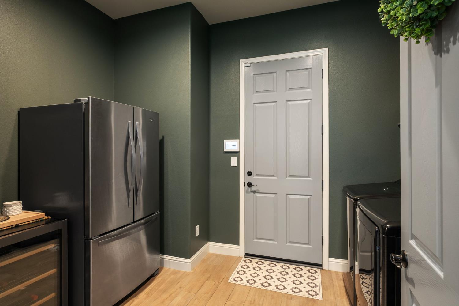 2047 Menlo Ave, Clovis, CA 93611