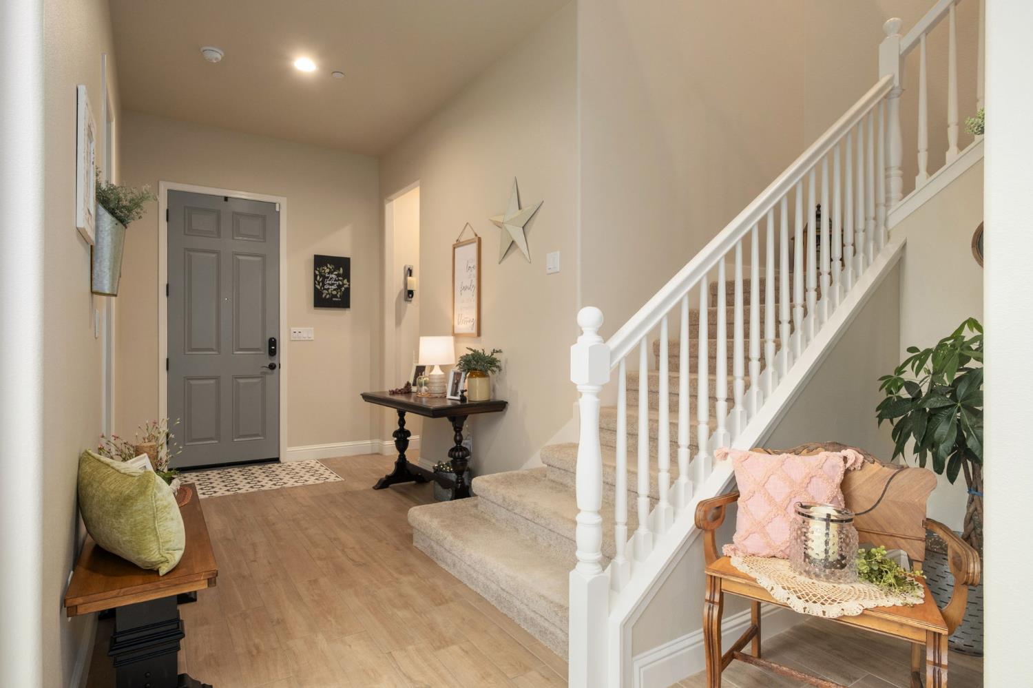 2047 Menlo Ave, Clovis, CA 93611