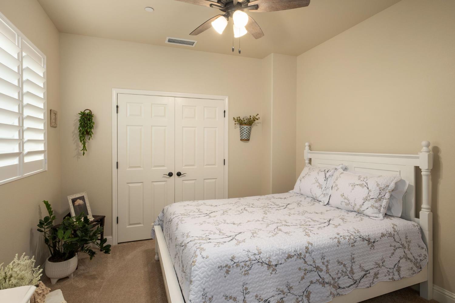 2047 Menlo Ave, Clovis, CA 93611