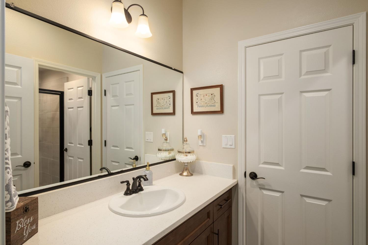 2047 Menlo Ave, Clovis, CA 93611