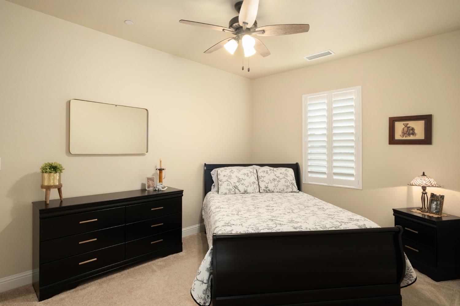 2047 Menlo Ave, Clovis, CA 93611