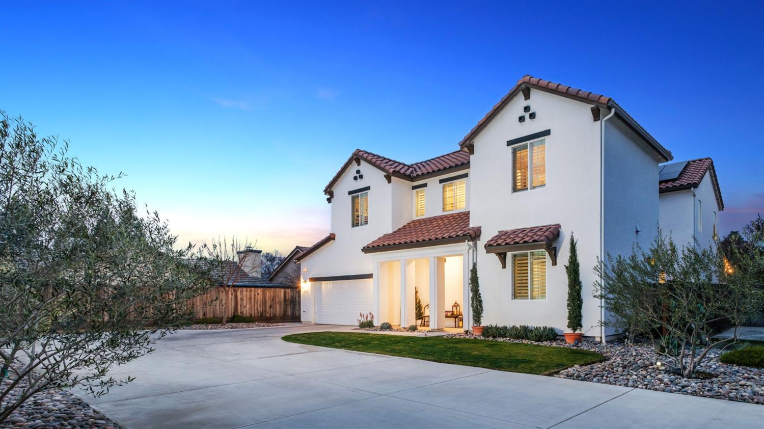 2047 Menlo Ave, Clovis, CA 93611