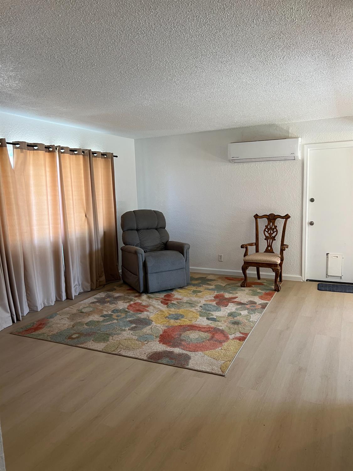 4069 N Sunnyside Ave, Fresno, CA 93727