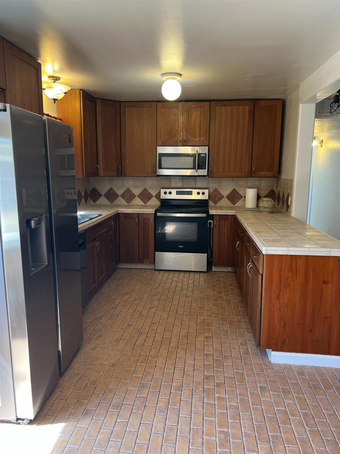 4069 N Sunnyside Ave, Fresno, CA 93727