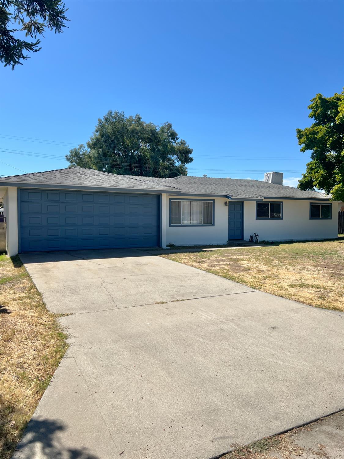 4069 N Sunnyside Ave, Fresno, CA 93727