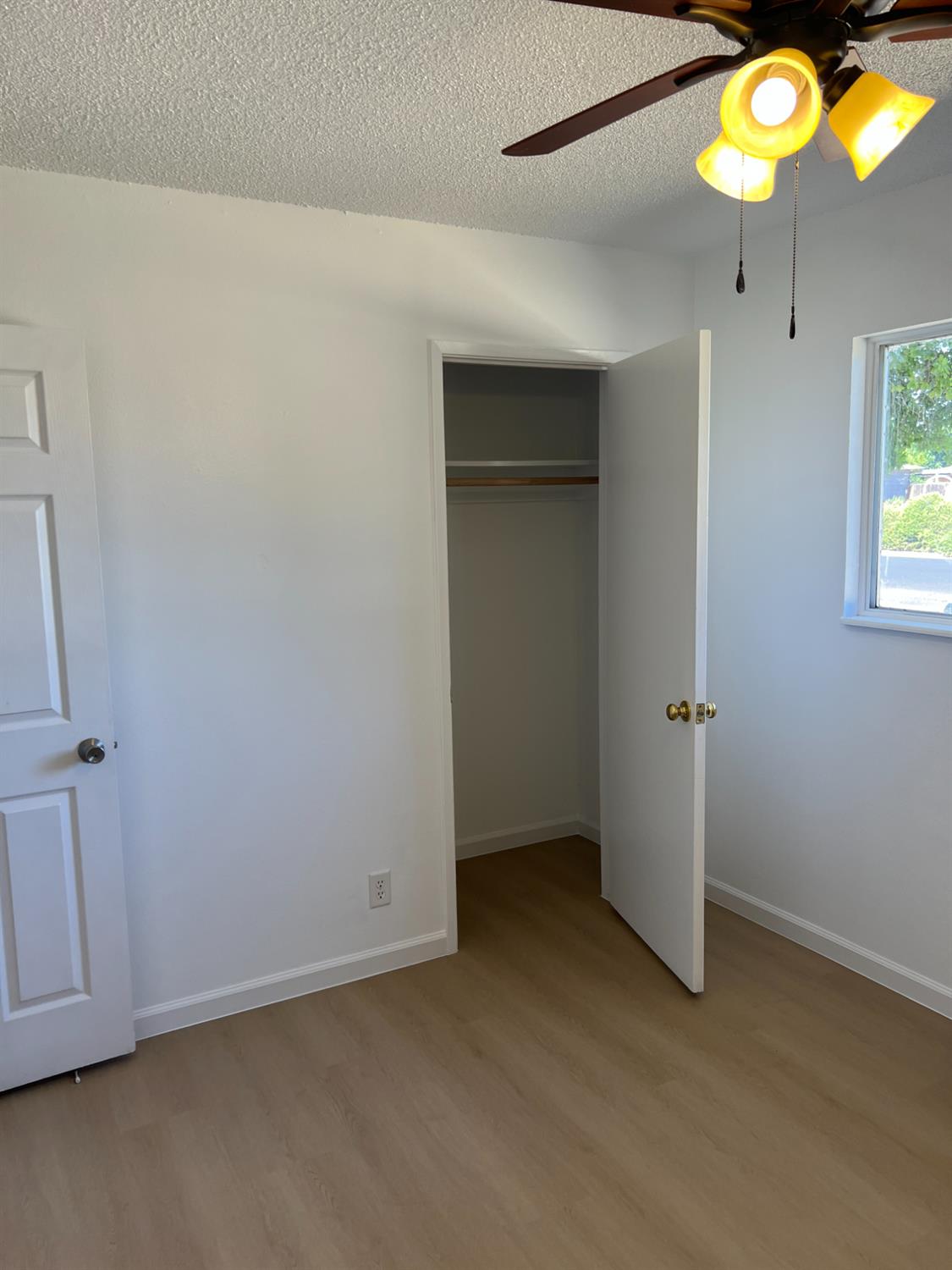 4069 N Sunnyside Ave, Fresno, CA 93727