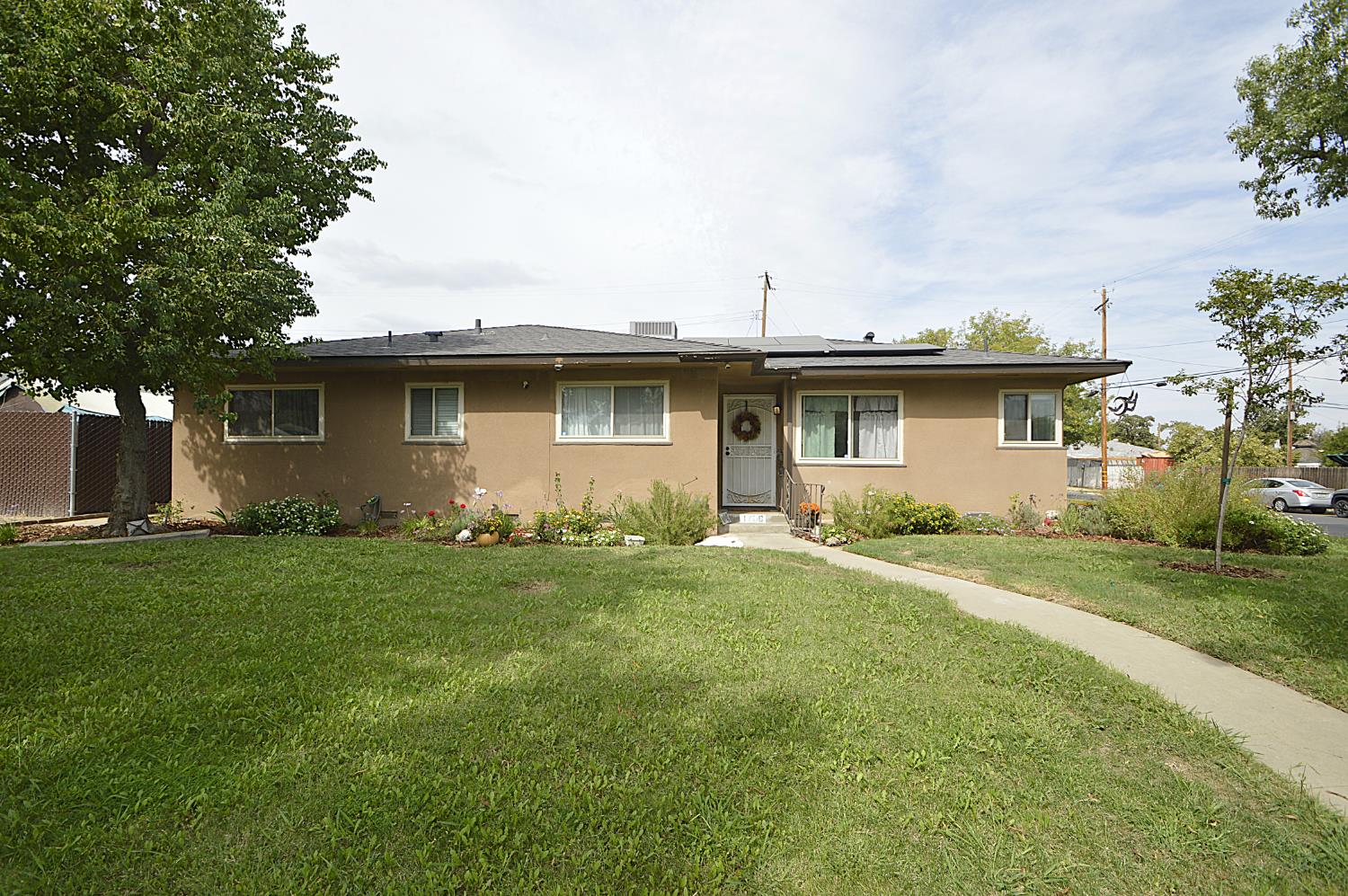 1708 W Andrews Ave, Fresno, CA 93705