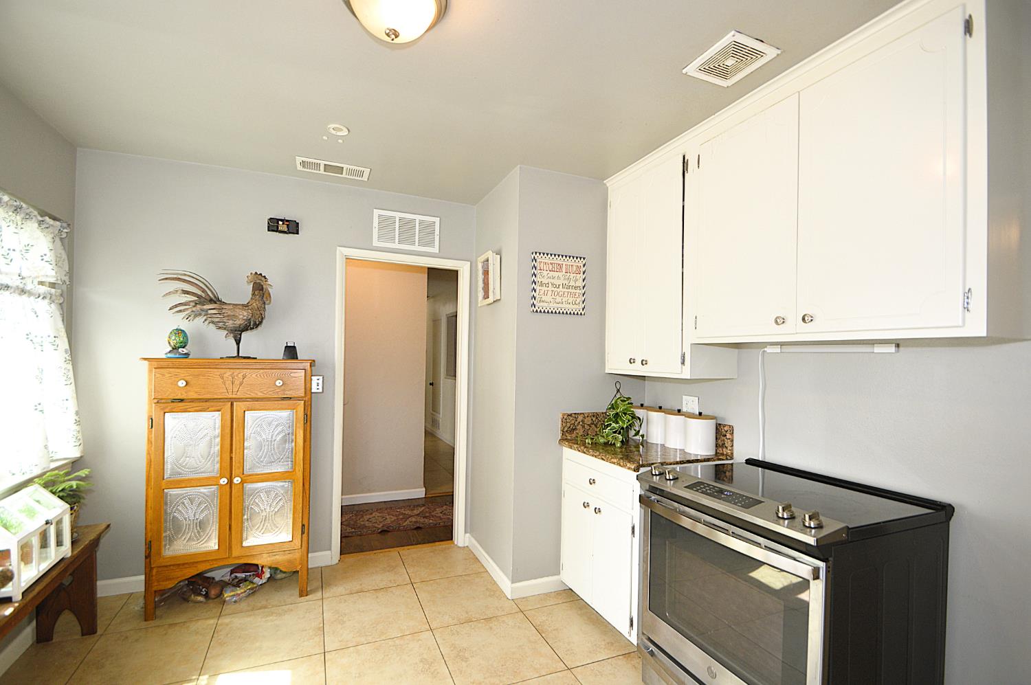 1708 W Andrews Ave, Fresno, CA 93705