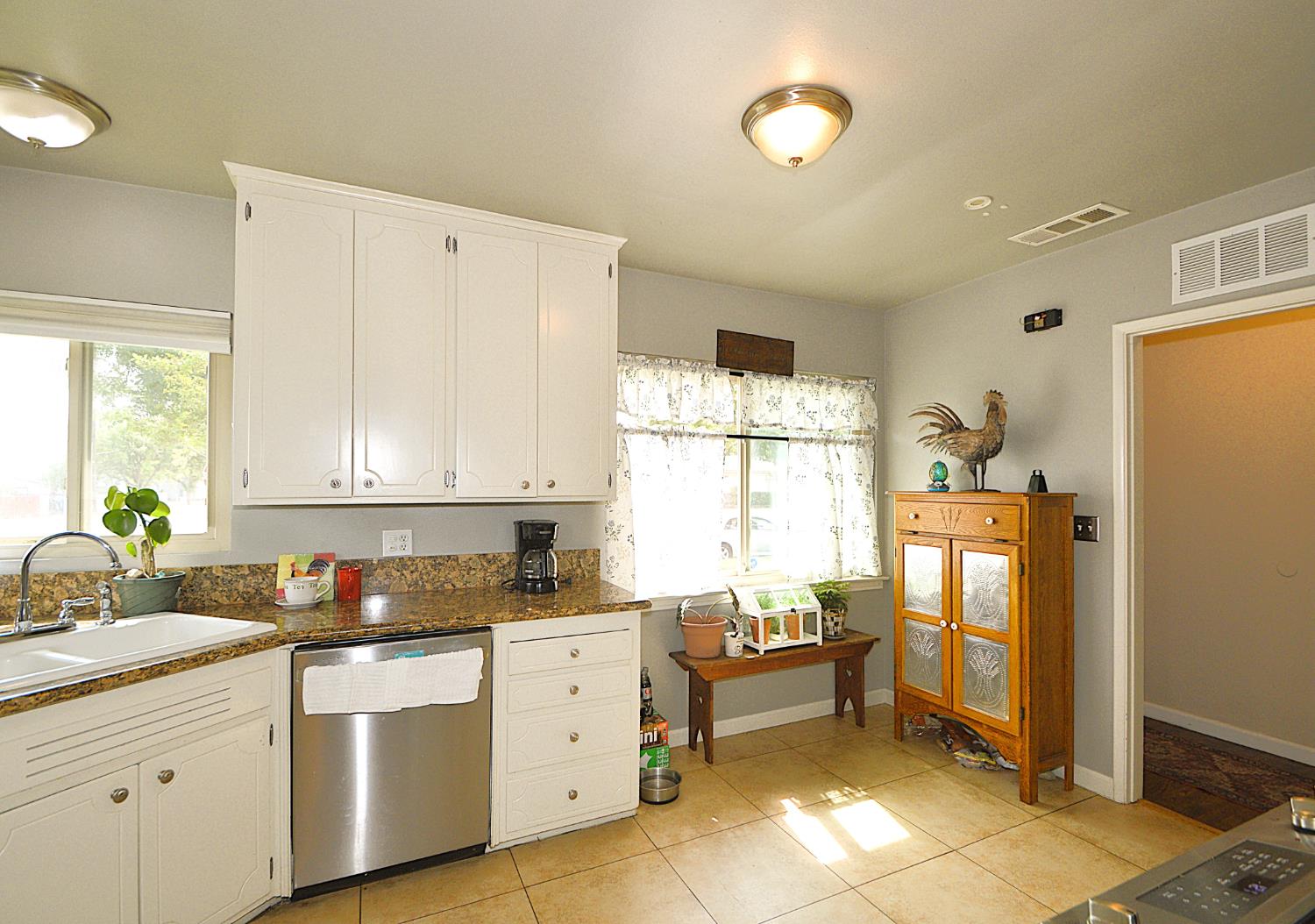 1708 W Andrews Ave, Fresno, CA 93705