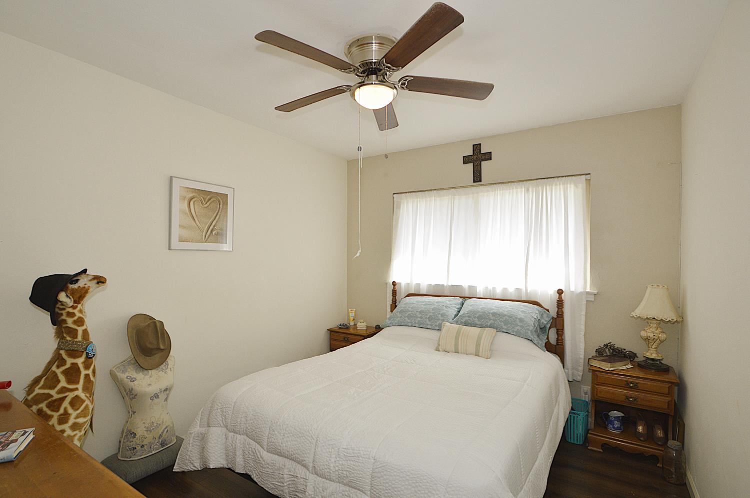 1708 W Andrews Ave, Fresno, CA 93705