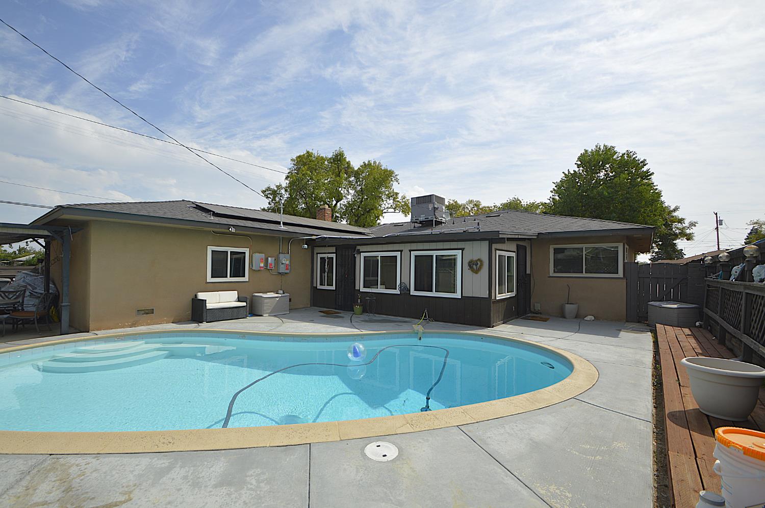 1708 W Andrews Ave, Fresno, CA 93705