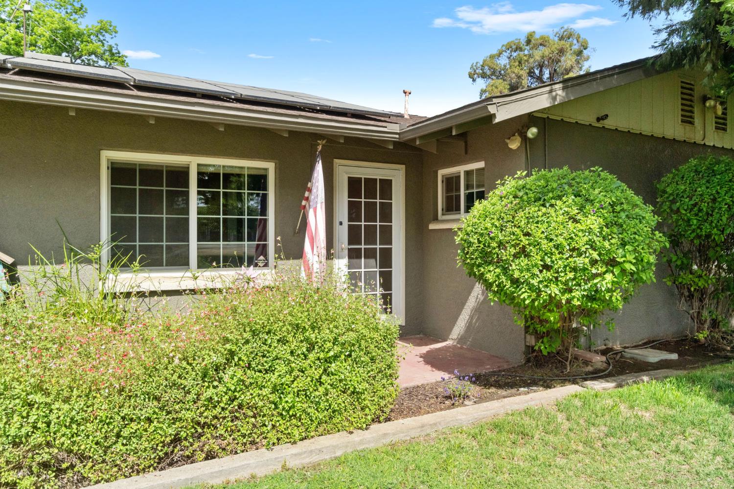 10730 17th Ave, Lemoore, CA 93245